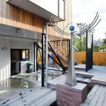Esplanade Beach House - Christchurch Holiday Homes