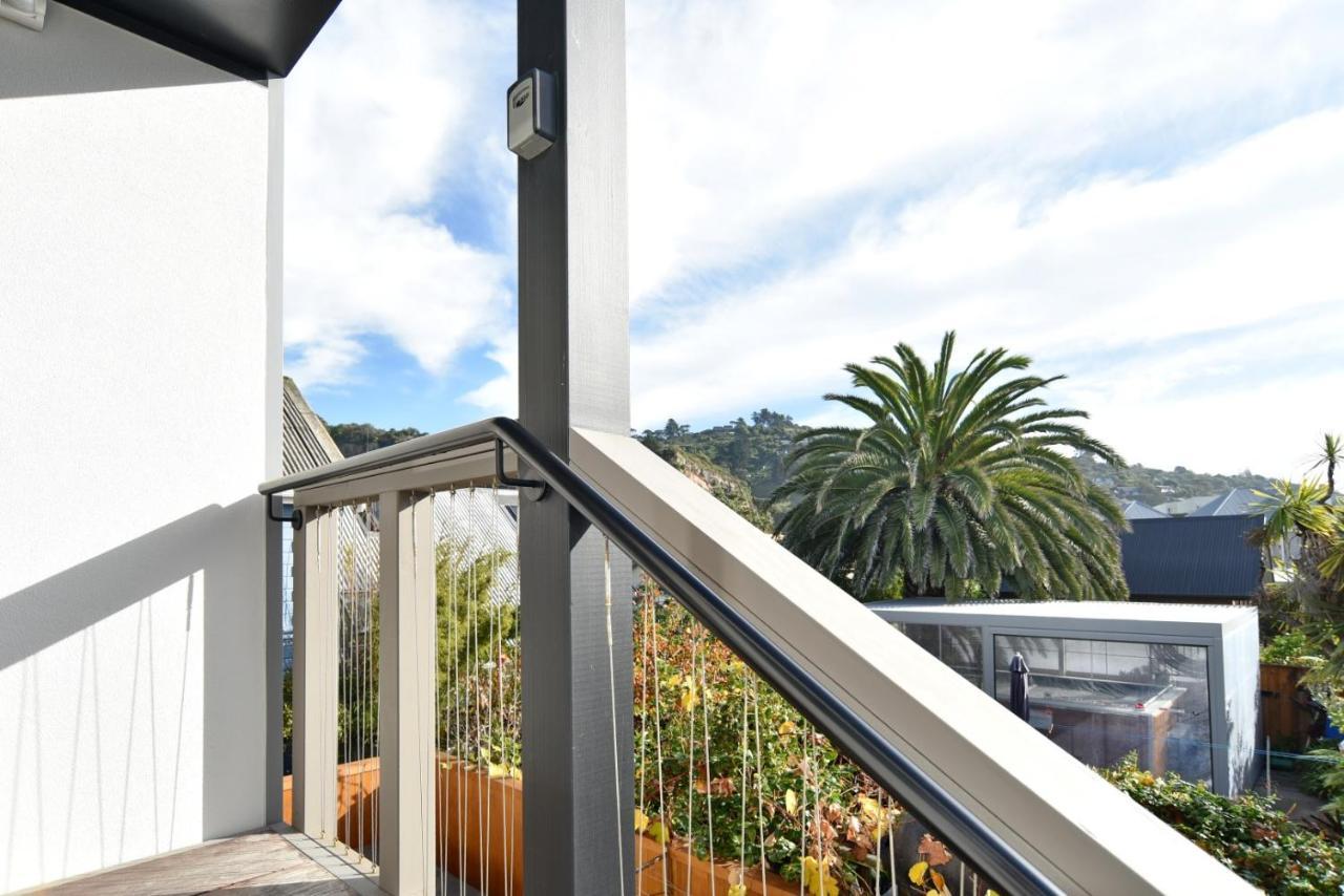 Esplanade Beach House - *