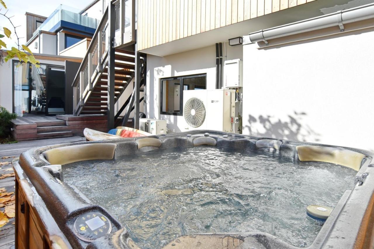 Esplanade Beach House - Holiday home Christchurch
